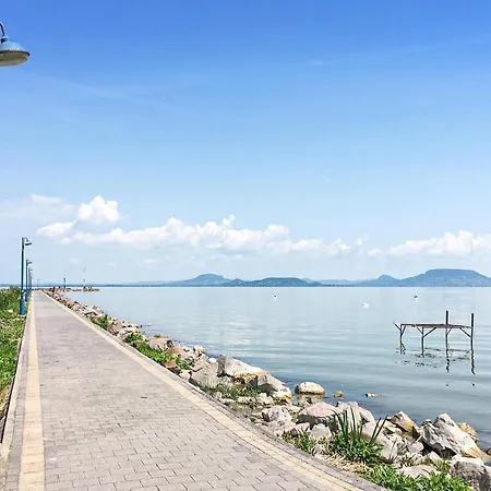 Two-bedroom Holiday In Casa vacanze Balatonmáriafürdő